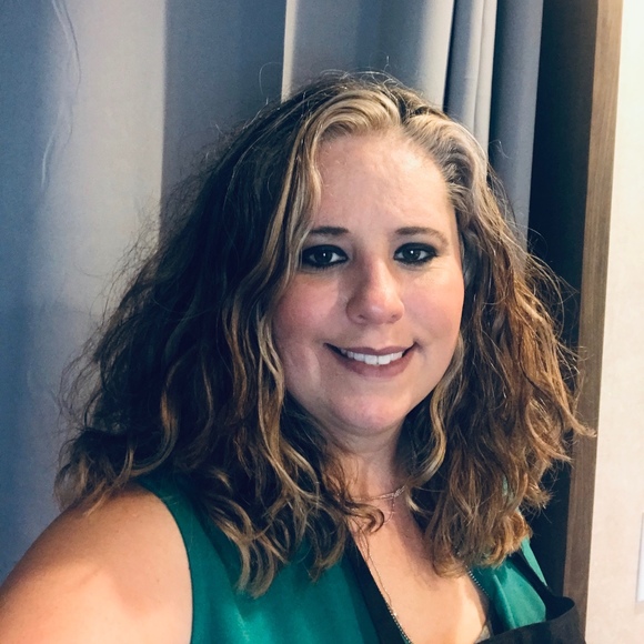 Meet your Posher, Tricia - Picture 1 of 1